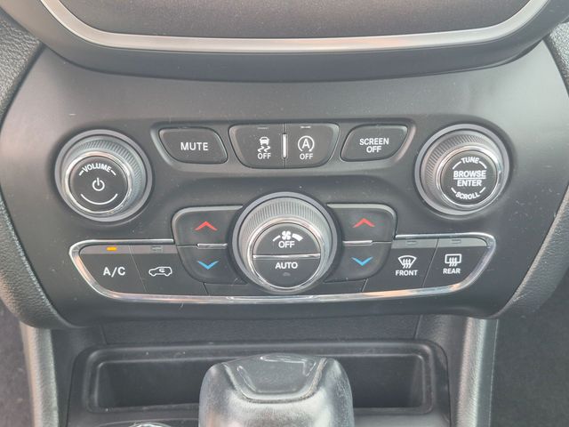 2022 Jeep Cherokee - Image 20