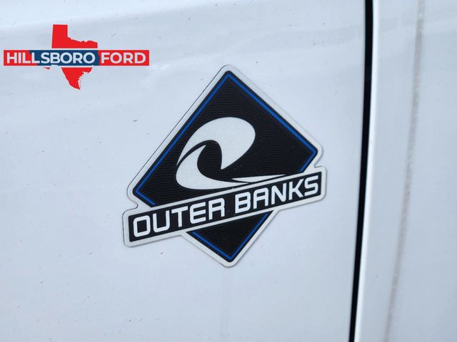 2024 Oxford White Ford Bronco Outer Banks 4X4 SUV