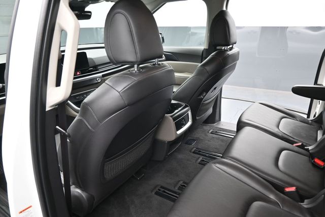 Used 2026 Kia Carnival Van
