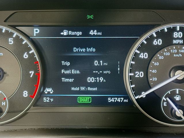 Thumbnail: 2017 Genesis G90 - 12