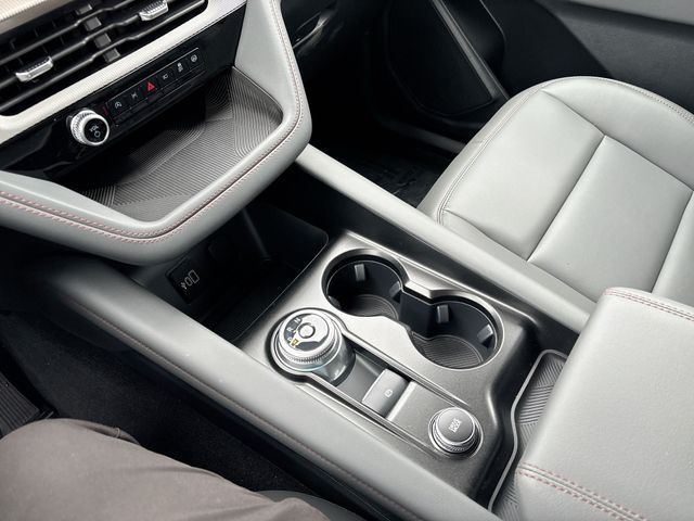 New 2026 Space White Metallic Ford Active image 29