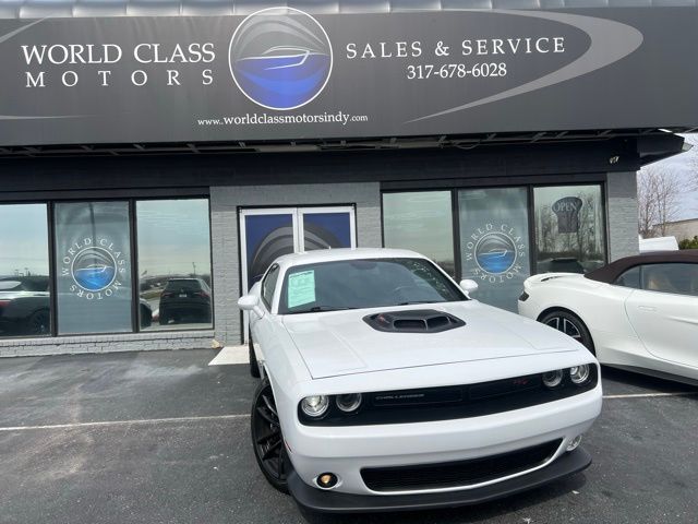 White Knuckle Clearcoat 2021 Dodge Challenger R/T Scat Pack RWD Coupe Rear-Wheel Drive 8-Speed Automatic