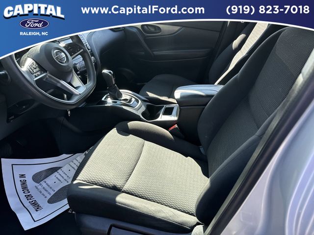 Used 2019 Silver Nissan S image 19