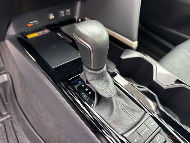 2025 Toyota Camry XSE - Photo 26