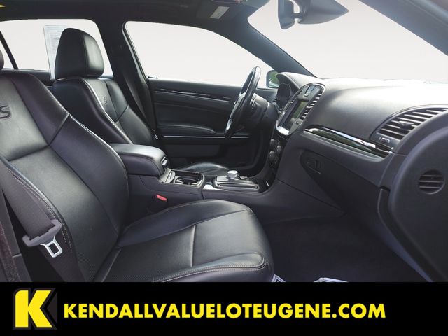 Used 2018 Red Chrysler S image 15
