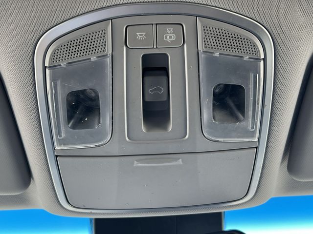 Used 2021 Silver Hyundai Ultimate image 33