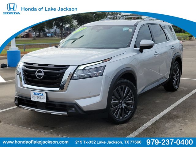 2022 Nissan Pathfinder SL