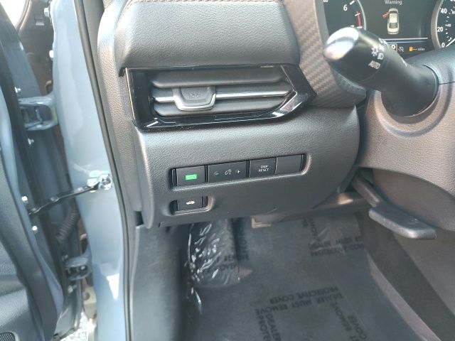 Used 2025 Gray Nissan SR image 14