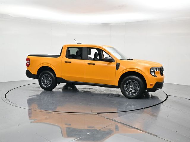 New 2026 Orange Ford XLT image 3