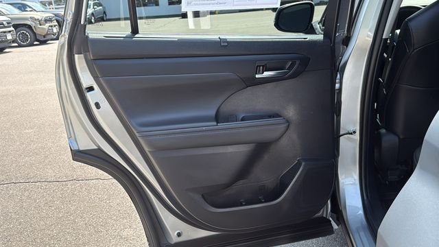 Used 2024 Toyota Highlander SUV