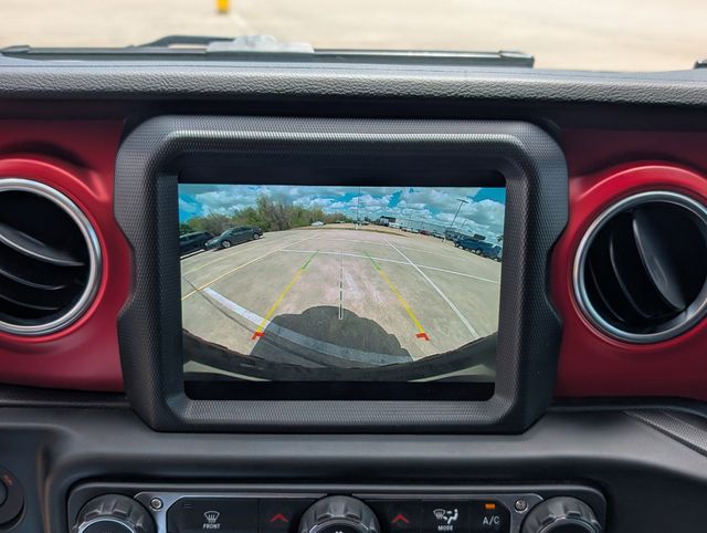 Used 2023 White Jeep Rubicon image 18