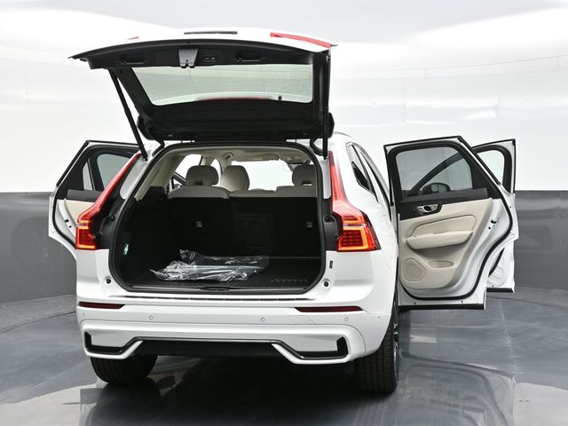 2025 Volvo XC60  photo