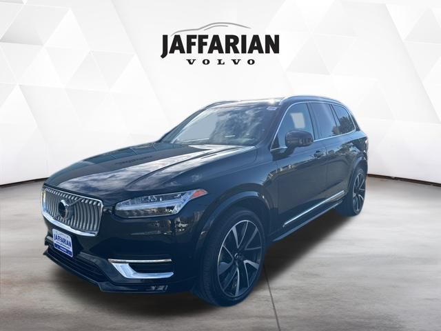 2023 Volvo XC90 B6 Plus Bright Theme 7-Passenger AWD