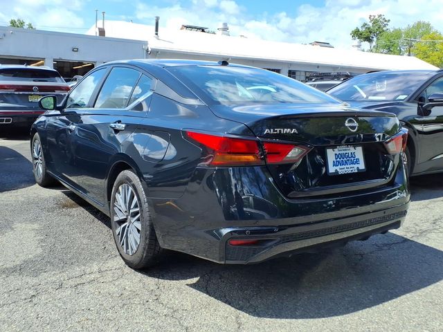 2025 Nissan Altima - Image 6