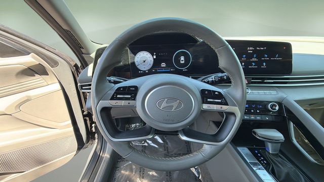 Used 2025 Gray Hyundai SEL Convenience image 12