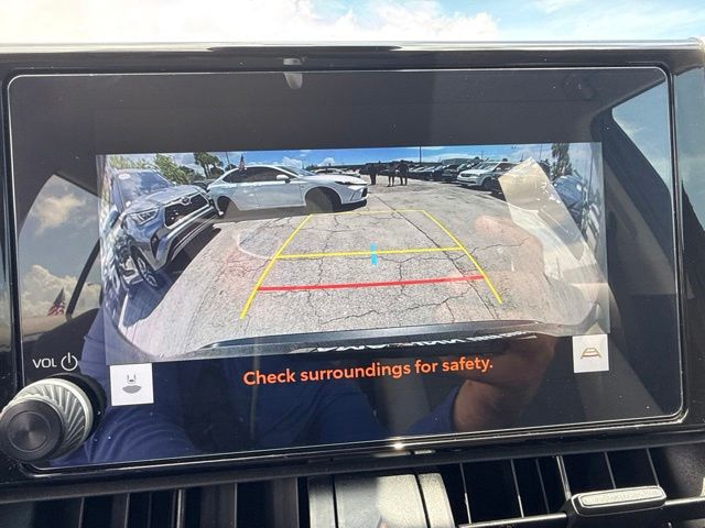 2024 Toyota RAV4 XLE - Photo 22