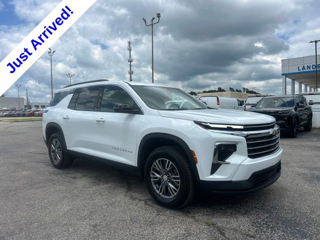 Summit White 2025 Chevrolet Traverse SUV / Crossover Front-Wheel Drive 8-Speed Automatic