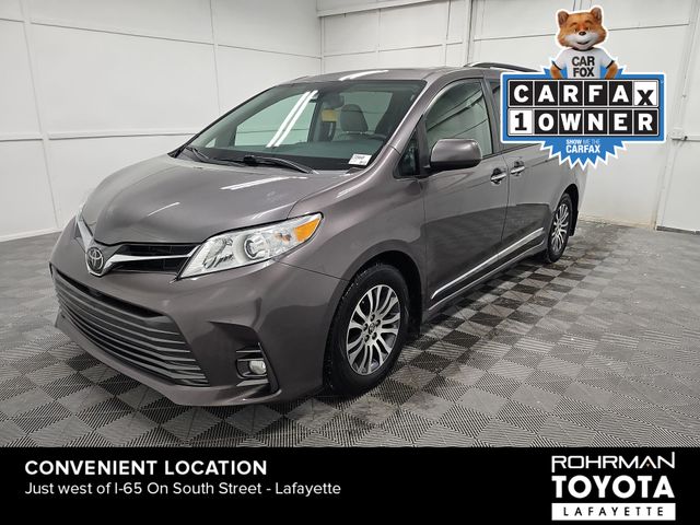 2020 Toyota Sienna XLE 2