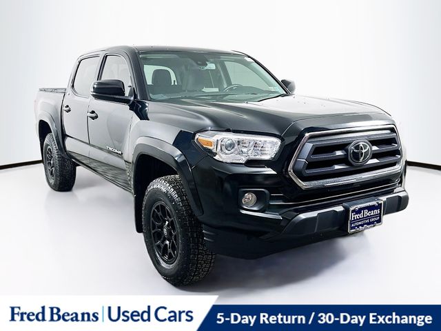 Midnight Black Metallic 2022 Toyota Tacoma SR5 V6 Double Cab 4WD Pickup Truck Four-Wheel Drive 6-Speed Automatic