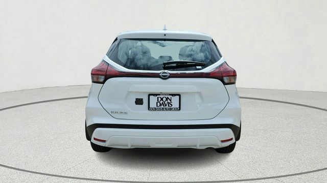 2025 Nissan Kicks Play