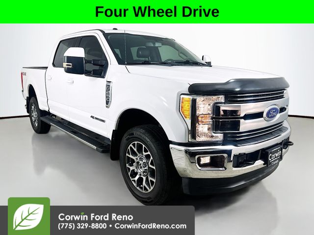 Oxford White 2017 Ford F-250 Super Duty Lariat Crew Cab 4WD Pickup Truck Four-Wheel Drive 6-Speed Automatic