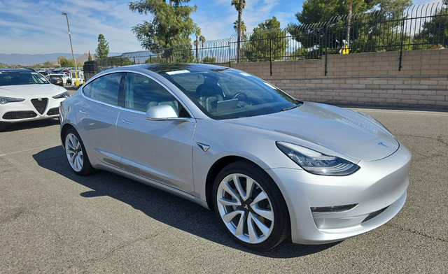 2018 Tesla Model 3 Long Range 3