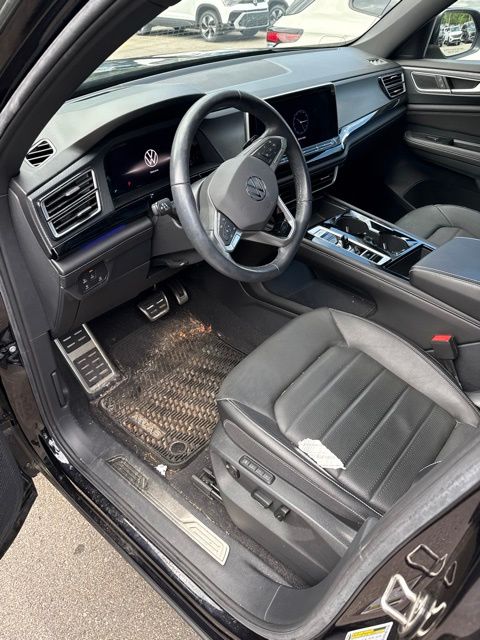 2024 Volkswagen Atlas Cross Sport 2.0T SEL R-Line Black at Sutliff Volkswagen