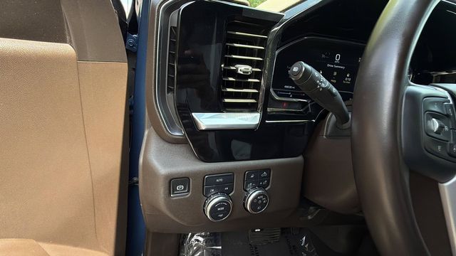 Used 2024 Blue GMC SLT image 21