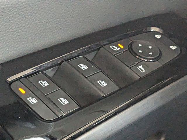 2025 Nissan Pathfinder SL photo 23