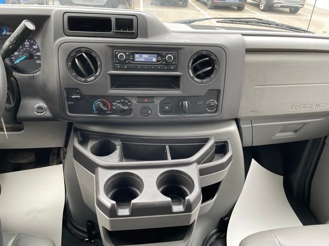 2021 Ford E-350SD photo