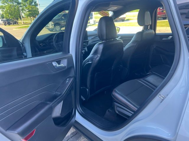 2025 Ford Escape Hybrid ST-Line Select - Silver Metallic exterior view 19
