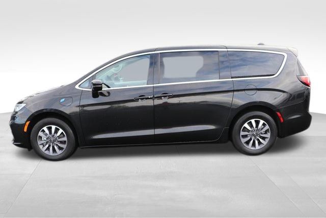 2022 Chrysler Pacifica Hybrid Touring L 23