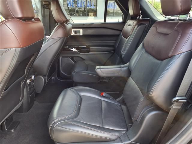 2022 Ford Explorer Platinum photo