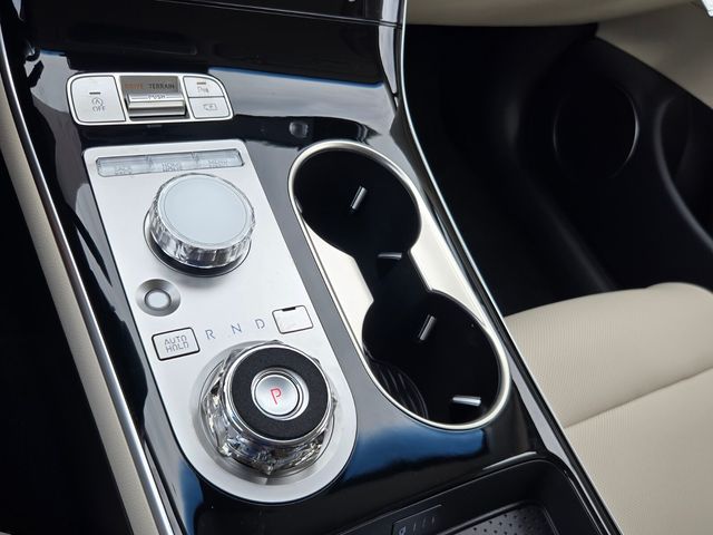 2027 Genesis Gv70