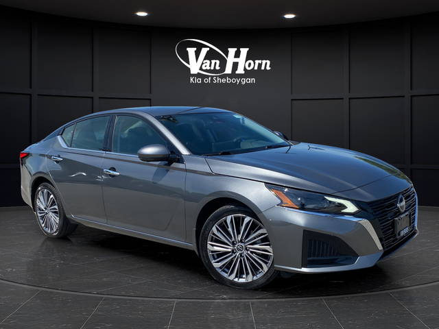 Gray (Gun Metallic) 2023 Nissan Altima Sedan All-Wheel Drive Continuously Variable Transmission