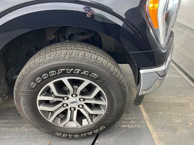 2021 Agate Black Metallic Ford F-150 Lariat 4X4 Truck