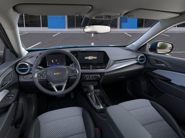 2025 Chevrolet Trax LT photo