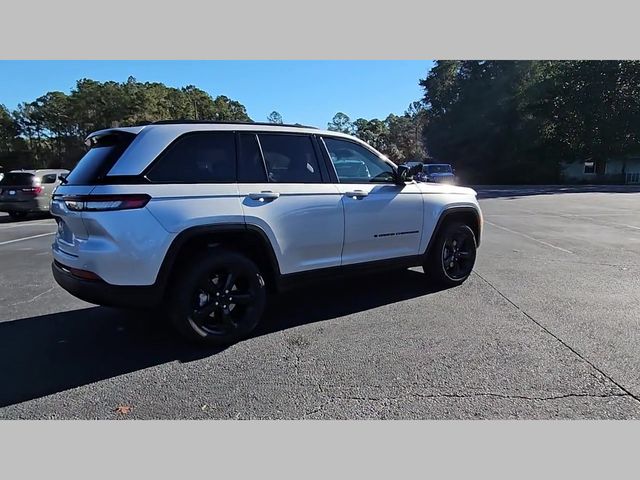 2025 Jeep Grand Cherokee Altitude X 4x2