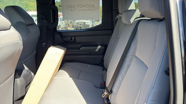 2025 Toyota Tacoma SR5 - Photo 23