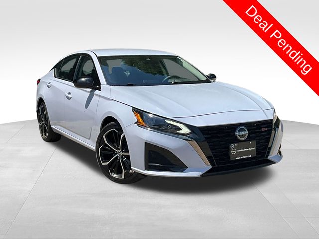 Gray Sky Pearl 2024 Nissan Altima Sedan All-Wheel Drive Continuously Variable Transmission