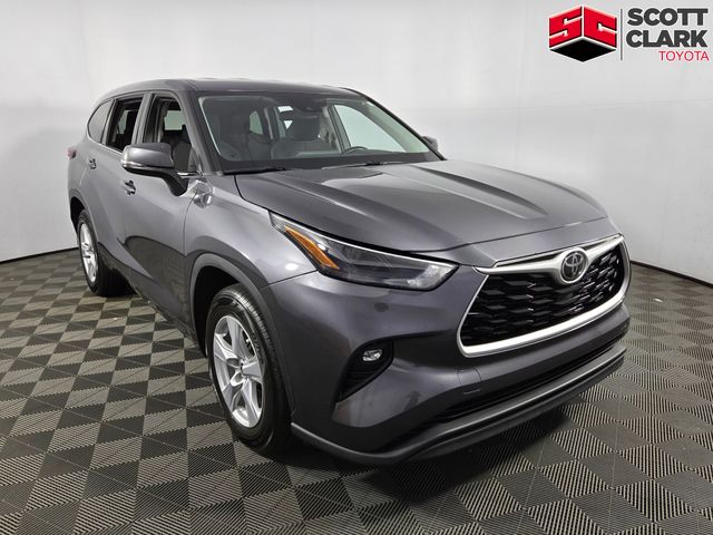 2022 Toyota Highlander LE