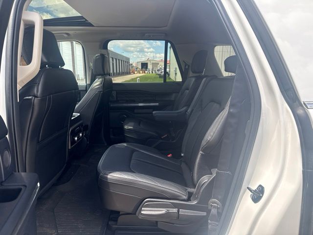 2020 White Ford Expedition Max Platinum 4X4 SUV