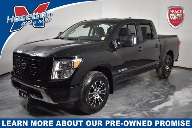 2022 Nissan Titan SV Crew Cab 4WD