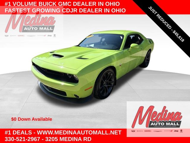 Green (Sublime Metallic Clearcoat) 2023 Dodge Challenger Coupe Rear-Wheel Drive 8-Speed Automatic