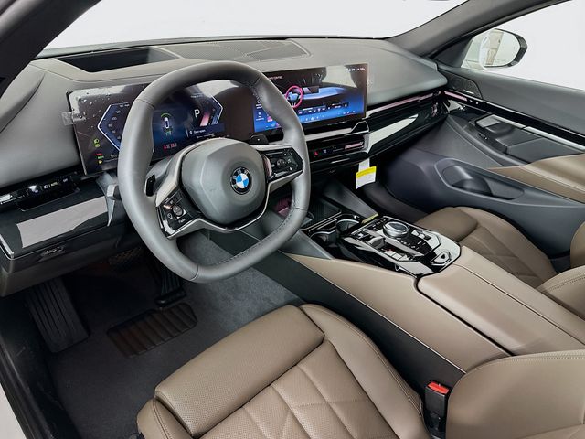 2025 BMW 5 Series 530i xDrive 9