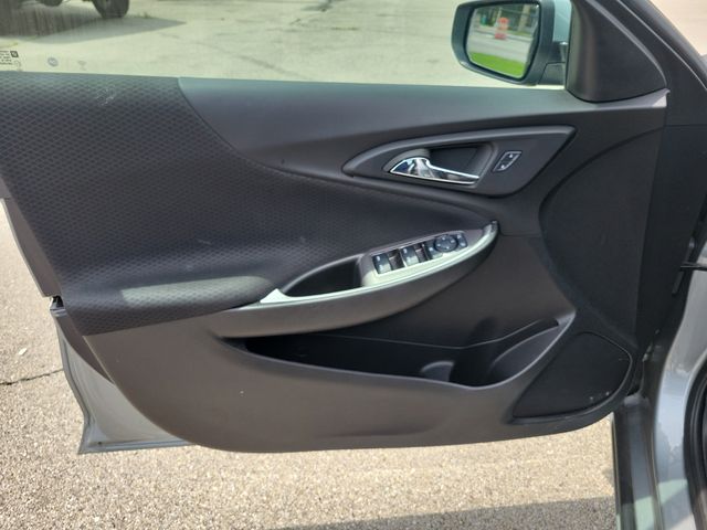 Used 2025 Gray Chevrolet LT image 20