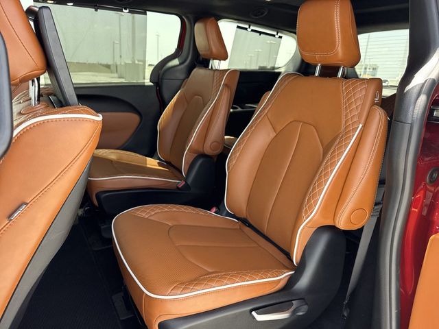 Used 2025 Chrysler Pacifica Hybrid Van