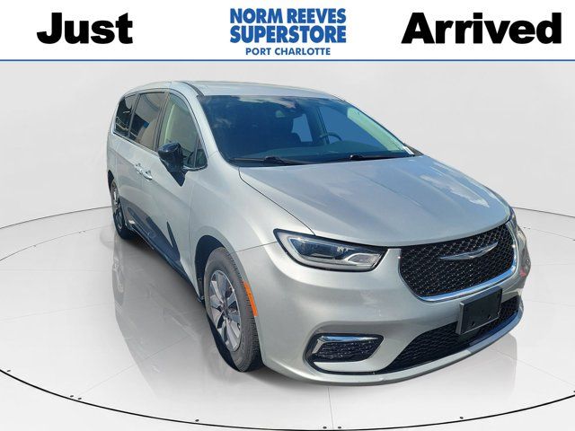 Silver Mist Clearcoat 2024 Chrysler Pacifica Hybrid Minivan Front-Wheel Drive Continuously Variable Transmission