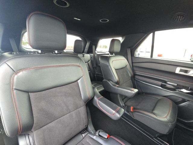 2024 Ford Explorer ST-Line:C02489A