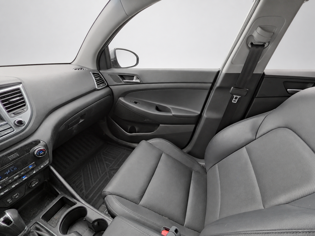 Used 2018 Silver Hyundai Limited image 15